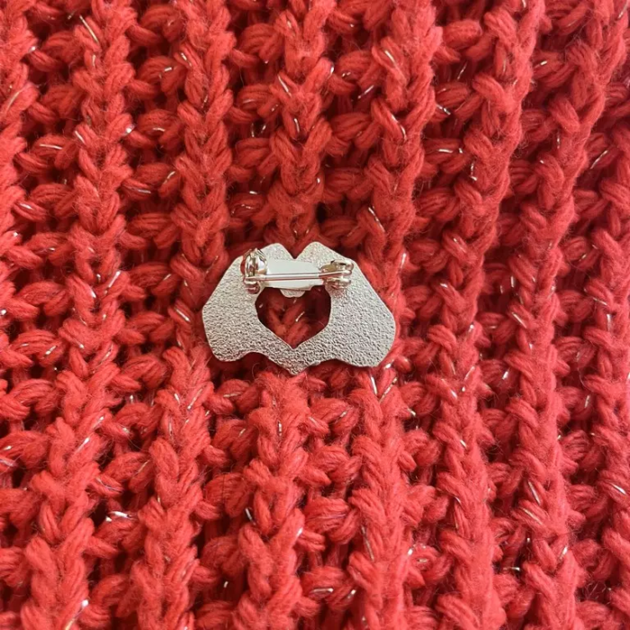 broche coeur dos
