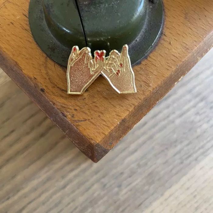 broche meilleure amie bois