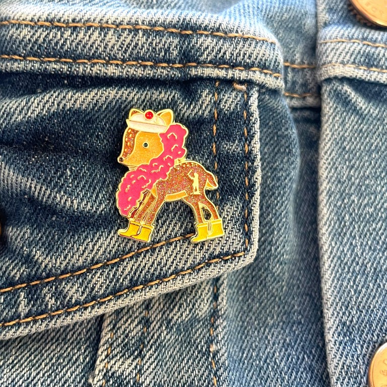 Pin's bichette au carnaval jean