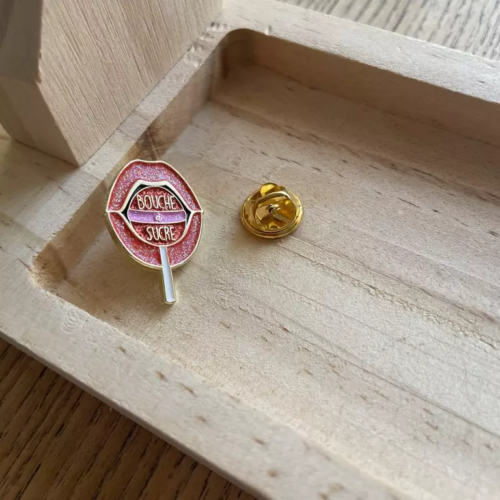 pin's bouche à sucre bois