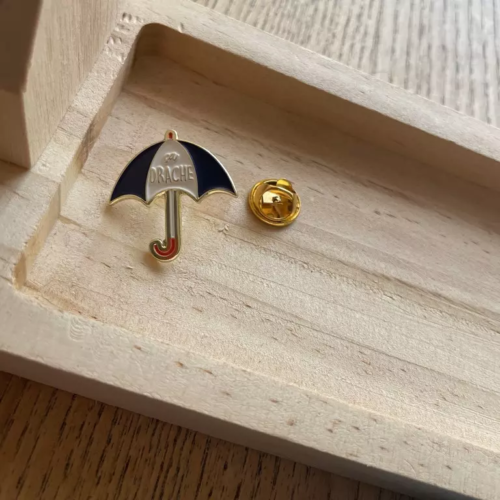 pin's ça drache bois