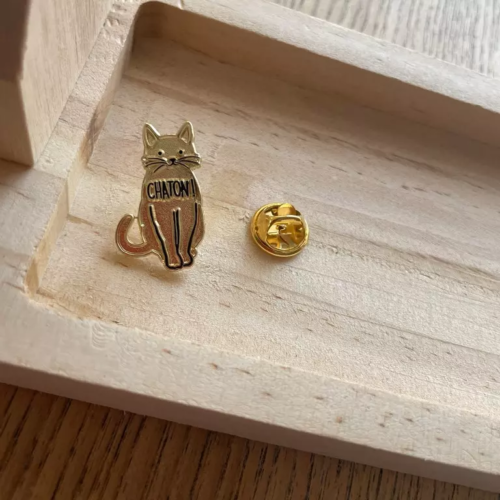 pin's chaton bois