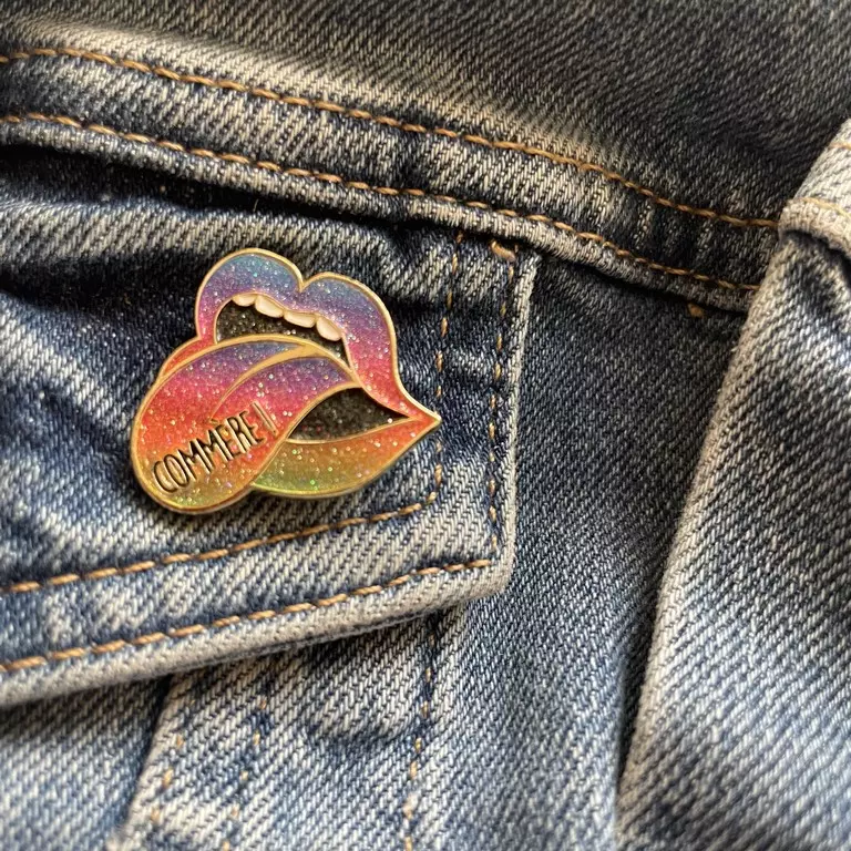 pin's commère
