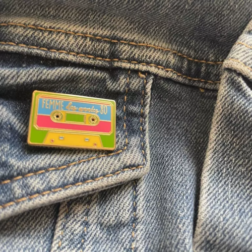 pin's femme des années 80