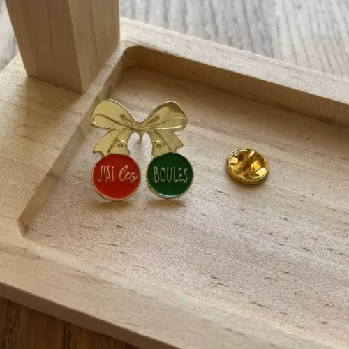 pin's j'ai les boules bois