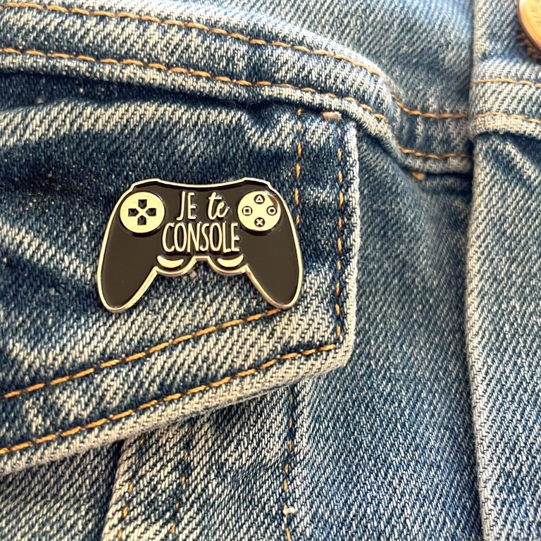 Pin's je te console jean