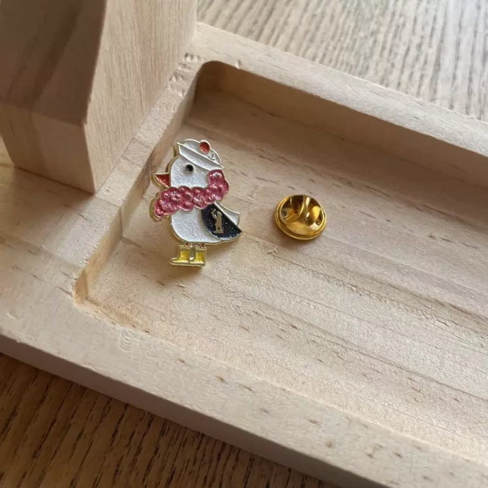 pin's mouette dk bois