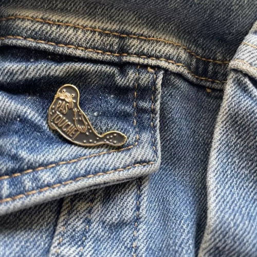 pin's pas touche