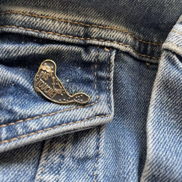 pin's pas touche