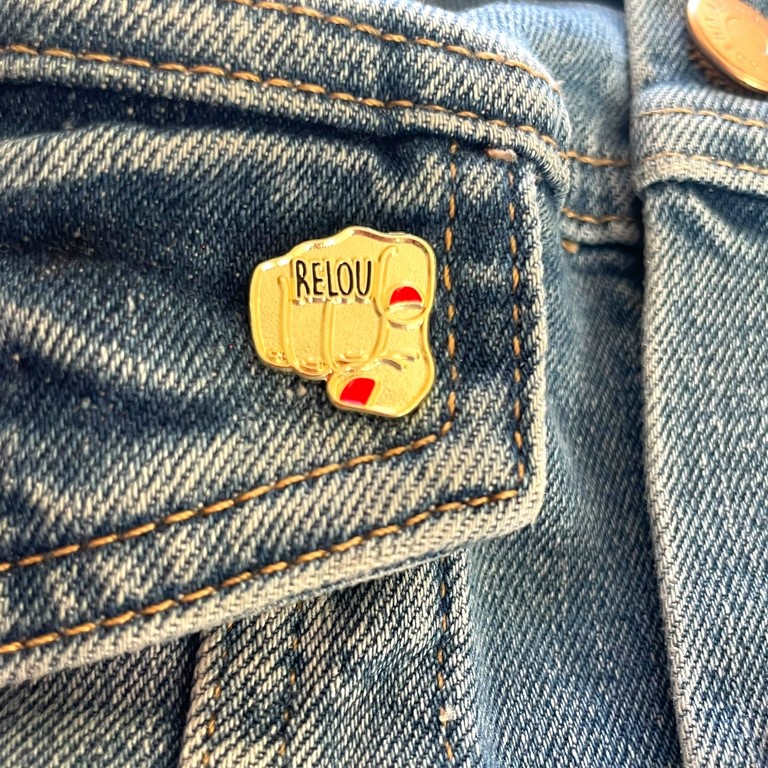 Pin's relou jean