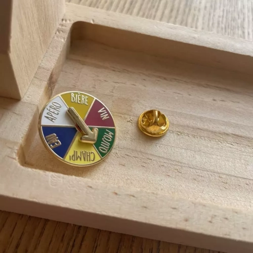 pin's roue de l'apéro bois