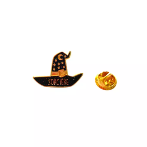 pin's sorcière fond blanc